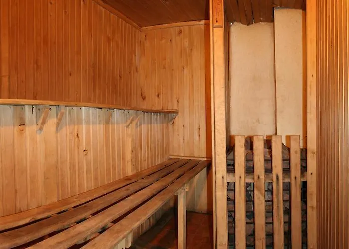 Lesivykh Konukevi 3*