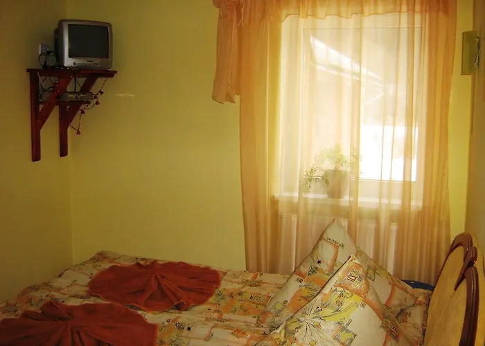 Lesivykh Casa de hóspedes 3*