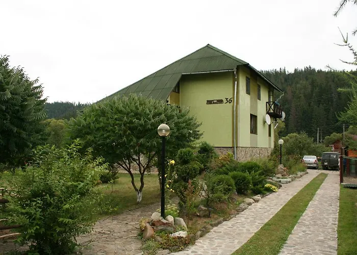 Lesivykh Casa de hóspedes 3*
